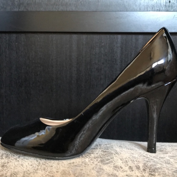 Beautiful Italian Made Pumps Size 7.5 - Picture 1 of 5